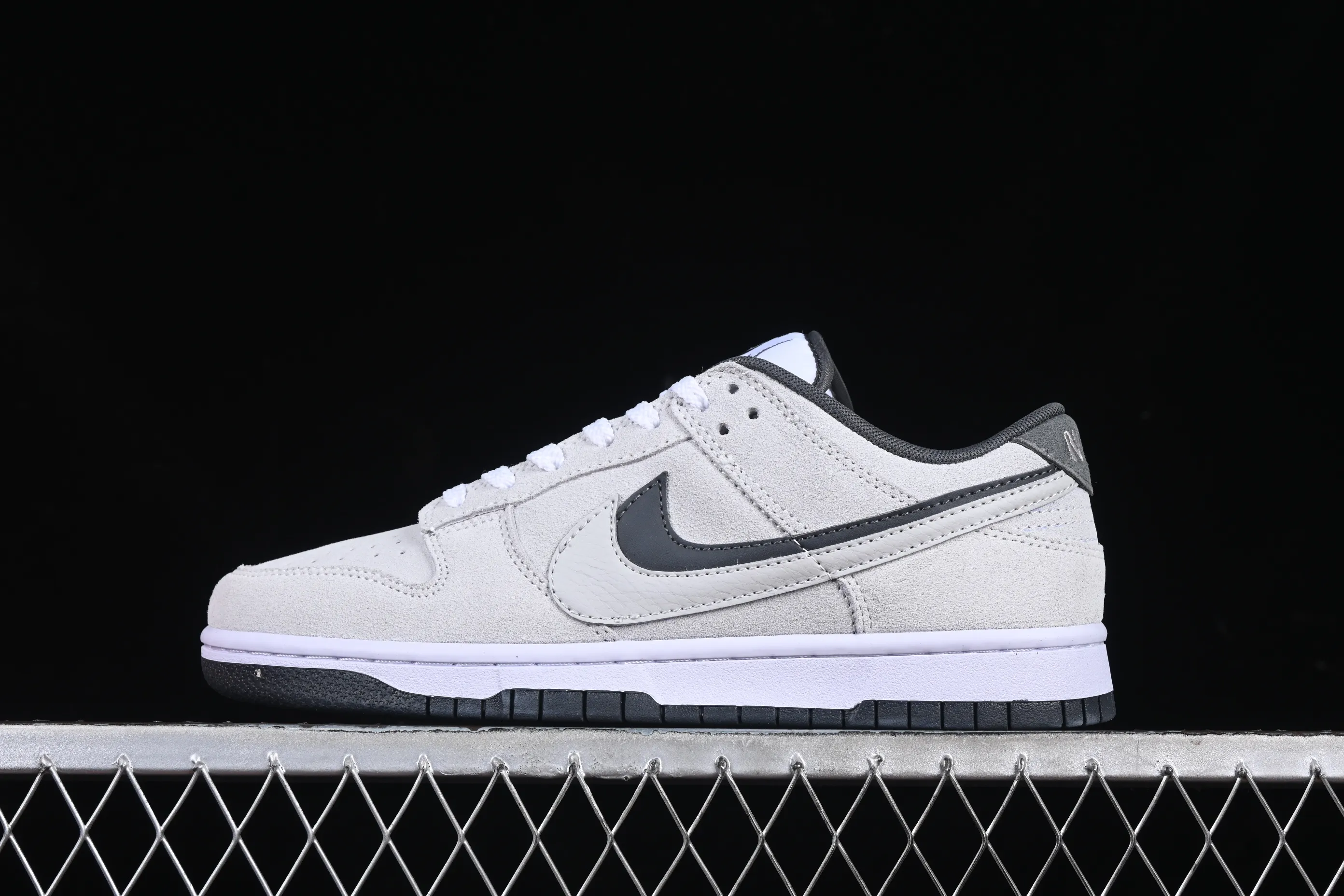 All categories Nk SB Dunk series Nk SB Dunk Low low-top sneakers Nk Dunk Low 85 double hook series white gray SB low-top sports and leisure sneakers HV1800-101